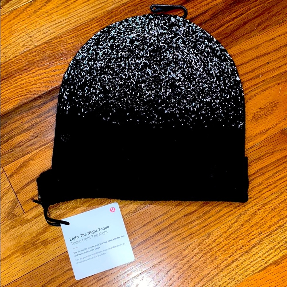 Lulu lemon black and gray beanie (NEW WITH TAGS)